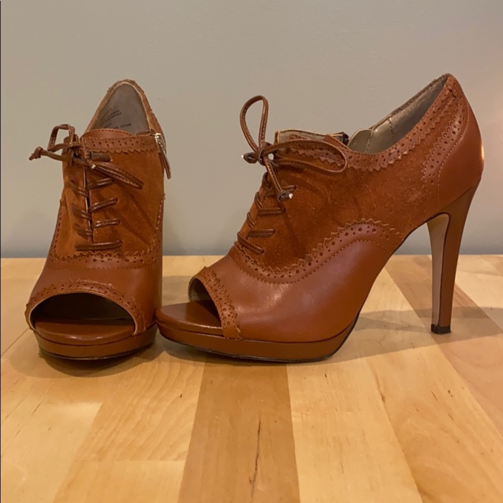 ADORABLE leather heels
